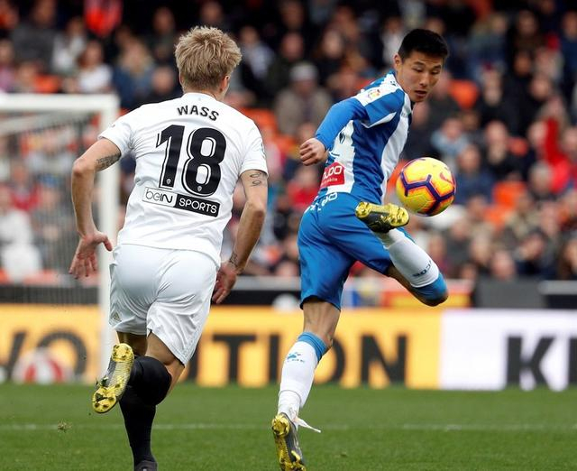 包含罗马训练开放日，清晨篮板制胜引欢呼，西甲在即，年轻球员得到机会的词条ng体育app