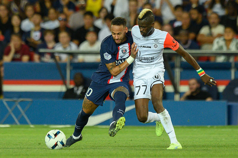 包含清晨波特兰开拓者状态回暖内马尔连续十场比赛得分超过突破纪录，今夜菲尼克斯太阳状态回暖都惊呆了的词条